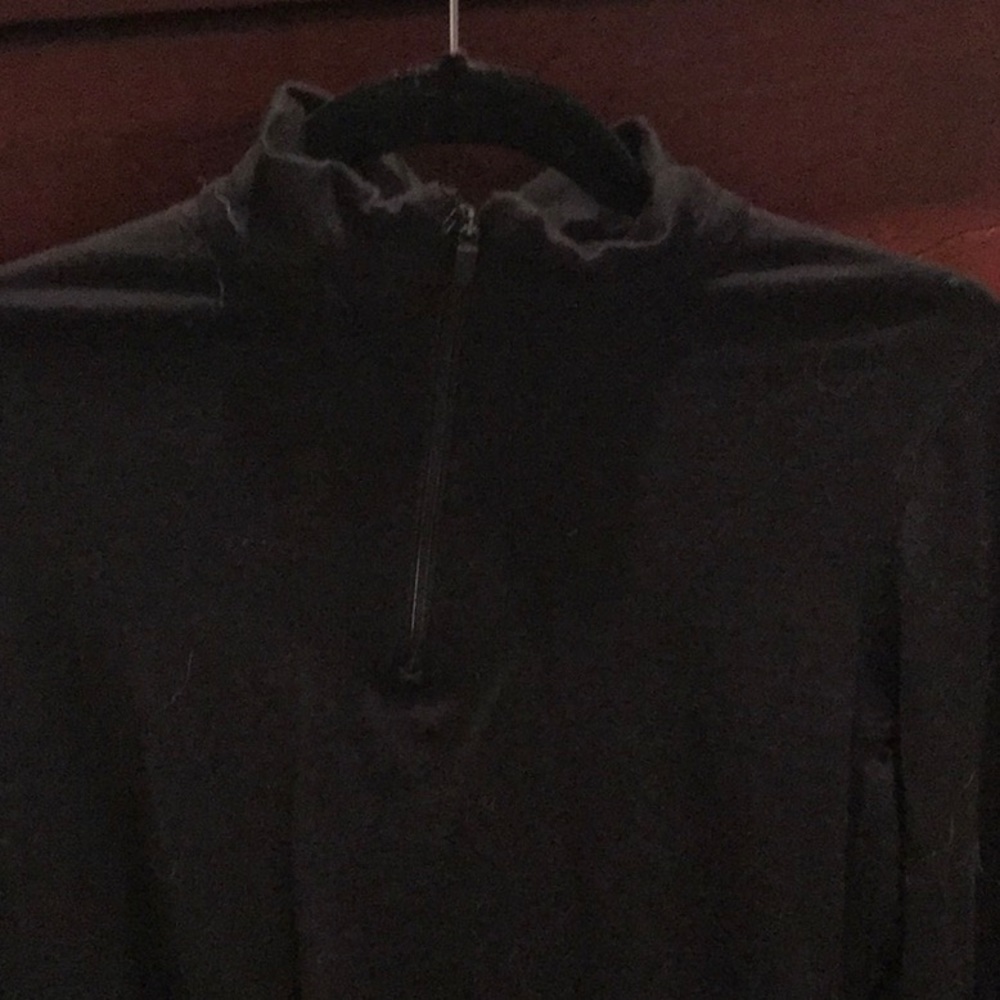 Icebreaker black top